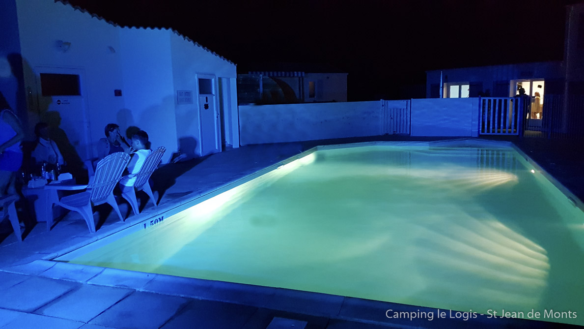 Piscine ouverte jusqu&apos;à minuit