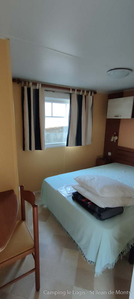 Chambre parentale mobil-home bord de mer Saint Jean de Monts