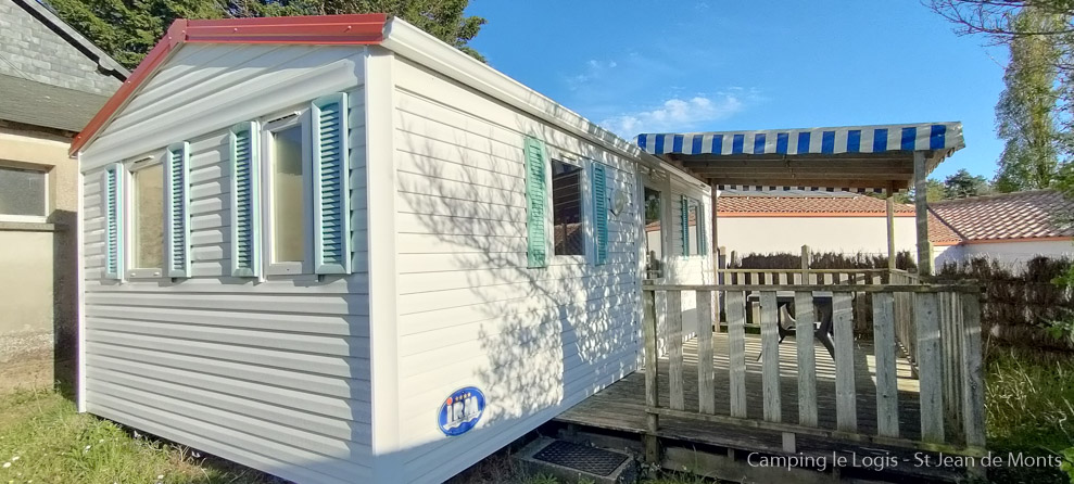 Entrée et terrasse mobil-home bord de mer Saint Jean de Monts