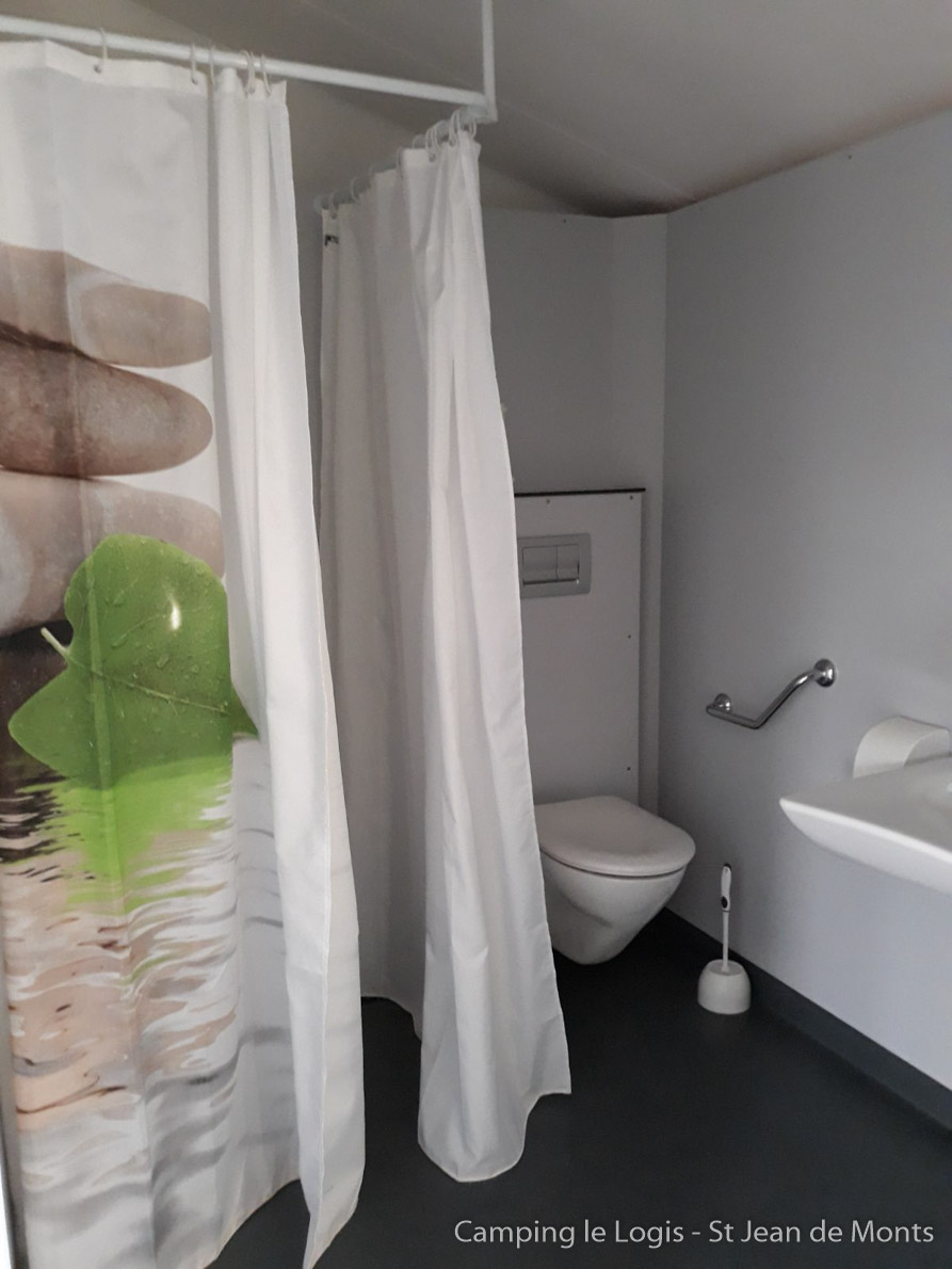 Toilettes wc Mobil-home PMR pour personne avec handicap Camping Saint Jean de Monts 