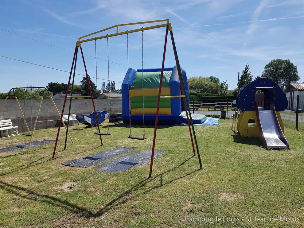 camping à saint jen de monts avec aire de jeux pour les enfants